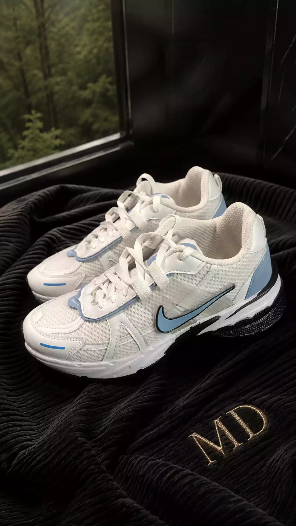 کفش کتونی مردانه سفید V2K NIKE