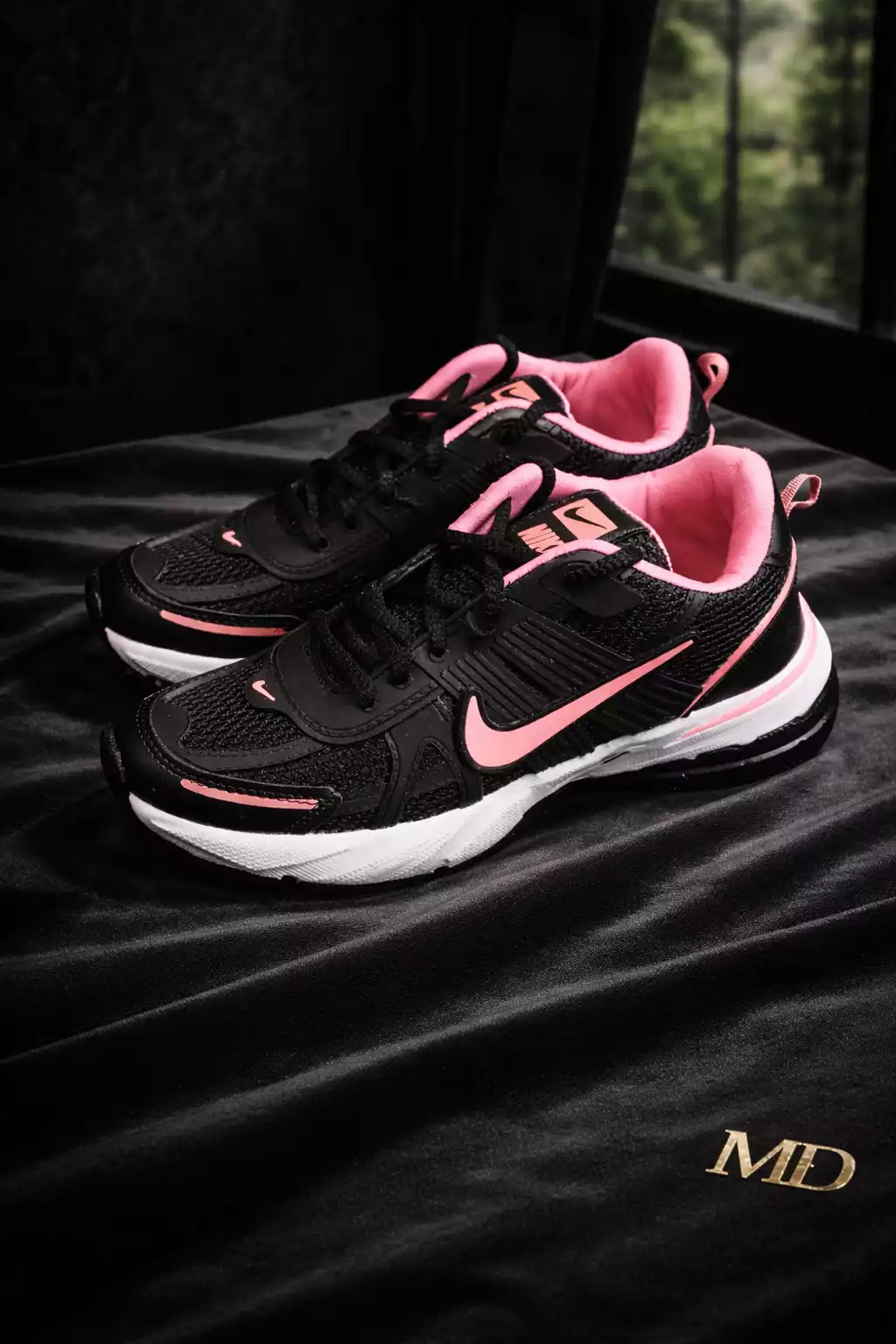 کفش کتونی زنانه مشکی V2K NIKE